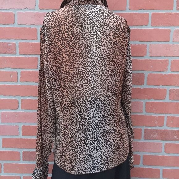 Le Caviar Sz M Leopard Print Ruffled Front Button - Picture 5 of 8